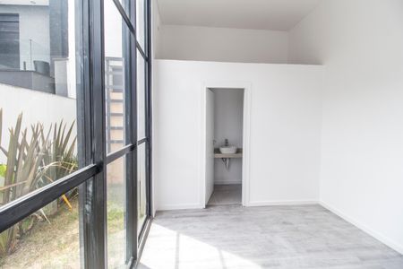 Casa de condomínio para alugar com 370m², 4 quartos e 6 vagasSuíte 4