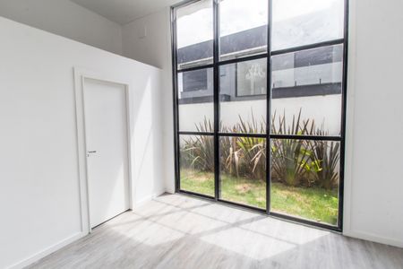 Casa de condomínio para alugar com 370m², 4 quartos e 6 vagasSuíte 3