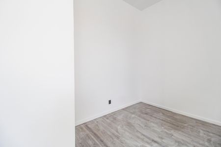 Casa de condomínio para alugar com 370m², 4 quartos e 6 vagasCloset