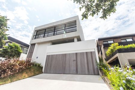 Casa de condomínio para alugar com 370m², 4 quartos e 6 vagasVista da Rua