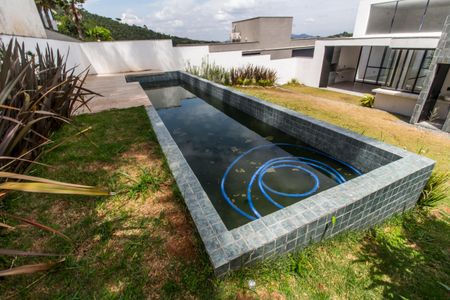Casa de condomínio para alugar com 370m², 4 quartos e 6 vagasPiscina
