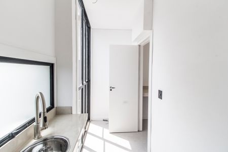 Casa de condomínio para alugar com 370m², 4 quartos e 6 vagasÁrea de Serviço