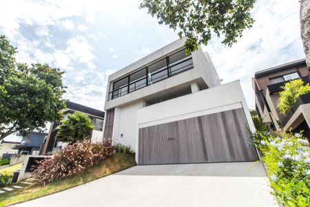 Casa de condomínio para alugar com 370m², 4 quartos e 6 vagasVista da Rua