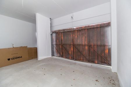 Casa de condomínio para alugar com 370m², 4 quartos e 6 vagasGaragem