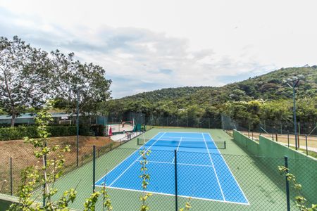 Casa de condomínio para alugar com 370m², 4 quartos e 6 vagasQuadra Esportiva