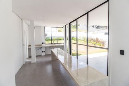 Casa de condomínio para alugar com 370m², 4 quartos e 6 vagasCozinha