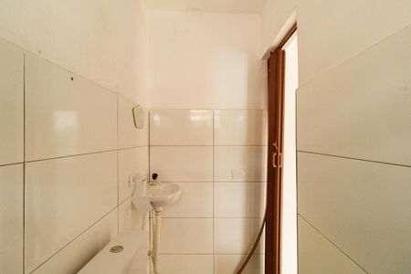 Banheiro de casa para alugar com 1 quarto, 250m² em Vila Nova Galvão, São Paulo