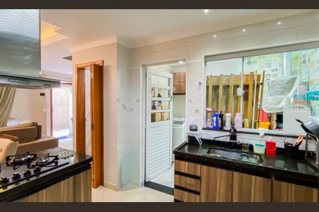 Casa de condomínio para alugar com 73m², 2 quartos e 2 vagasCozinha