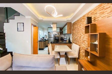 Sala de casa de condomínio à venda com 2 quartos, 73m² em Vila Rio Branco, São Paulo