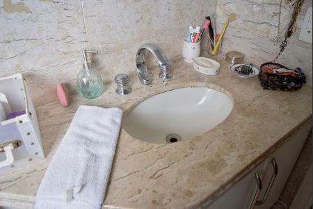 Apartamento à venda com 267m², 4 quartos e 4 vagasBanheiro da Suíte 1