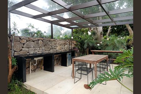 Apartamento à venda com 267m², 4 quartos e 4 vagas Apartamento à venda com 267m², 4 quartos e 4 vagasChurrasqueira