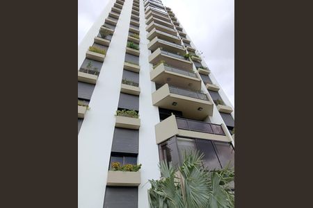 Apartamento à venda com 267m², 4 quartos e 4 vagas Apartamento à venda com 267m², 4 quartos e 4 vagasFachada