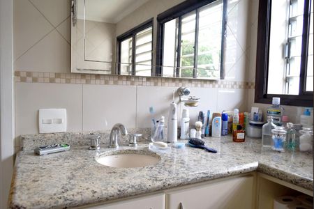 Apartamento à venda com 267m², 4 quartos e 4 vagasBanheiro Suíte Principal