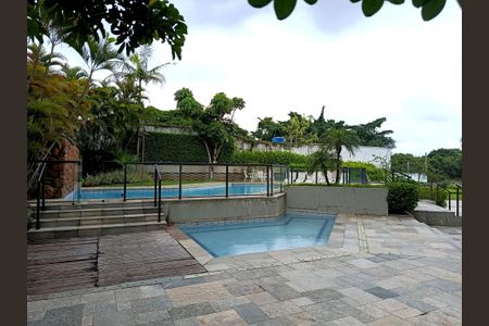 Apartamento à venda com 267m², 4 quartos e 4 vagas Apartamento à venda com 267m², 4 quartos e 4 vagasPiscina