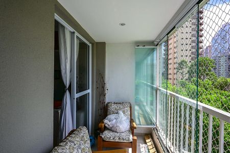 Apartamento à venda com 75m², 2 quartos e 2 vagasVaranda
