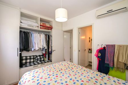 Apartamento à venda com 75m², 2 quartos e 2 vagasSuíte