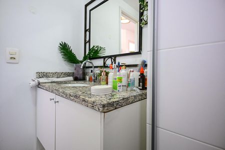 Apartamento à venda com 75m², 2 quartos e 2 vagasBanheiro