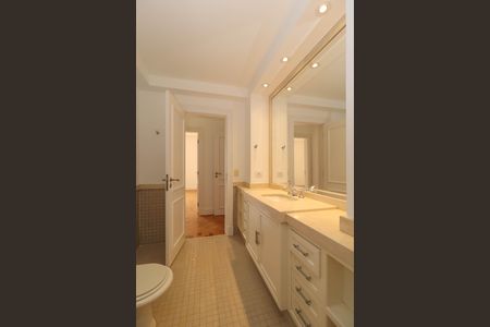 Apartamento à venda com 259m², 2 quartos e 2 vagasBanheiro da Suíte 2