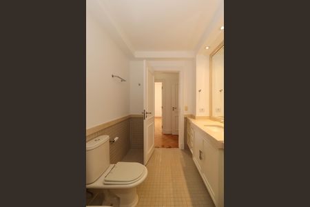 Apartamento à venda com 259m², 2 quartos e 2 vagasBanheiro da Suíte 2