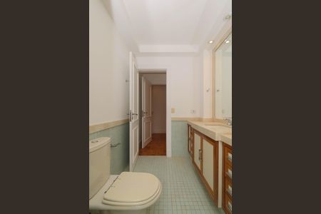 Apartamento à venda com 259m², 2 quartos e 2 vagasBanheiro da Suíte 1