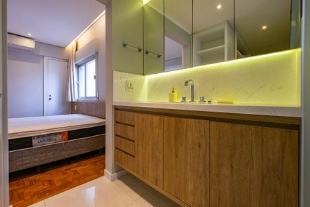 Apartamento para alugar com 100m², 2 quartos e 1 vaga Apartamento para alugar com 100m², 2 quartos e 1 vagaSuíte 1 - Banheiro