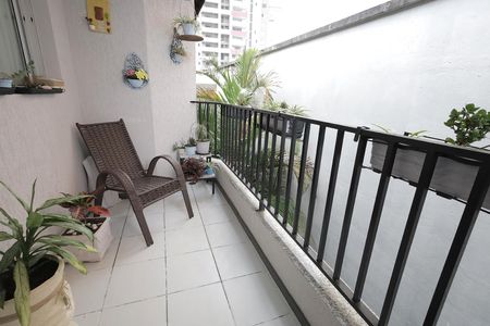 Sacada de apartamento à venda com 3 quartos, 78m² em Vila Valparaíso, Santo André