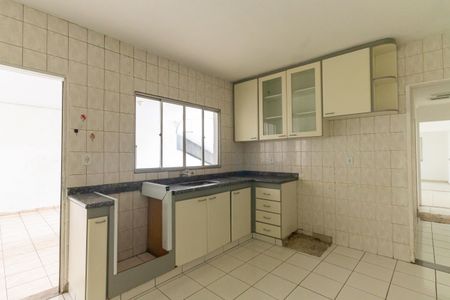 Casa para alugar com 180m², 3 quartos e 2 vagasCozinha 
