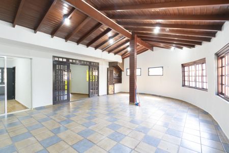 Casa à venda com 910m², 4 quartos e sem vaga Casa à venda com 910m², 4 quartos e sem vagaSala (Casa 2)