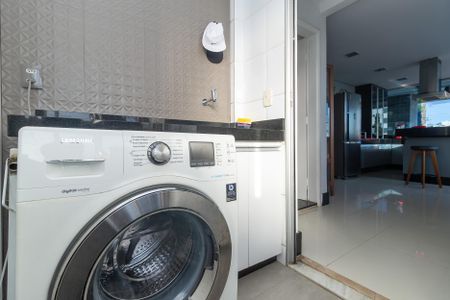 Apartamento à venda com 126m², 3 quartos e 2 vagasÁrea de Serviço