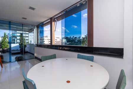 Apartamento à venda com 126m², 3 quartos e 2 vagasCozinha