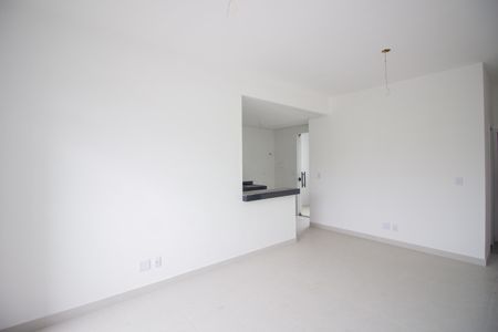 Sala de casa para alugar com 3 quartos, 70m² em Vale das Orquideas, Contagem