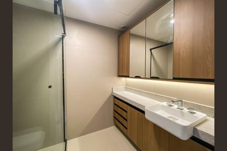 Banheiro da Suíte de kitnet/studio para alugar com 1 quarto, 35m² em Vila Nova Conceição, São Paulo