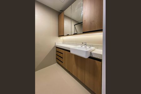 Banheiro da Suíte de kitnet/studio para alugar com 1 quarto, 35m² em Vila Nova Conceição, São Paulo