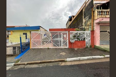 Casa para alugar com 125m², 2 quartos e 1 vaga Casa para alugar com 125m², 2 quartos e 1 vagaFachada