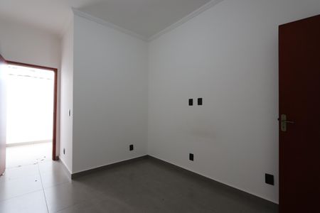 Quarto 1 de apartamento para alugar com 2 quartos, 45m² em Jardim Imperador (zona Leste), São Paulo