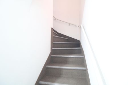 Casa para alugar com 110m², 3 quartos e 2 vagasEscada