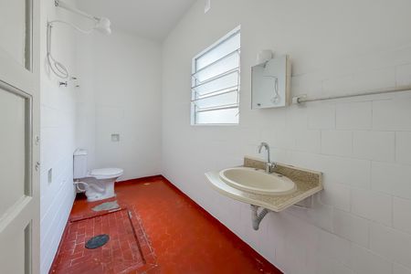 Casa para alugar com 90m², 2 quartos e sem vaga Casa para alugar com 90m², 2 quartos e sem vagaBanheiro Corredor