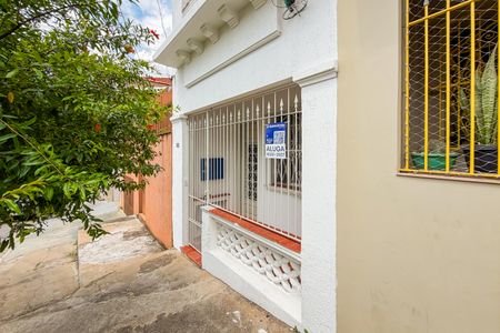 Casa para alugar com 90m², 2 quartos e sem vaga Casa para alugar com 90m², 2 quartos e sem vagaFachada + Plaquinha