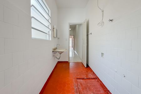 Casa para alugar com 90m², 2 quartos e sem vaga Casa para alugar com 90m², 2 quartos e sem vagaBanheiro Corredor