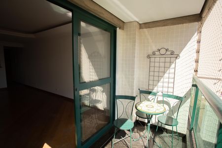 Apartamento à venda com 82m², 3 quartos e 2 vagasVARANDA DA SALA