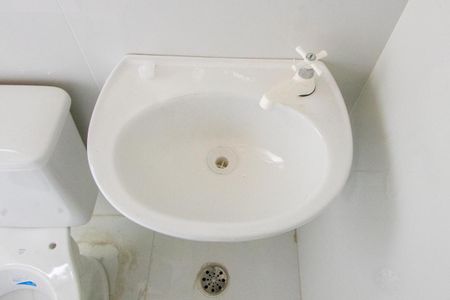 Casa à venda com 110m², 2 quartos e 2 vagasBanheiro do quarto 2