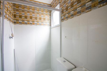 Casa à venda com 110m², 2 quartos e 2 vagasBanheiro do quarto 2