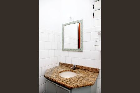 Banheiro de apartamento para alugar com 1 quarto, 70m² em Floresta, Porto Alegre