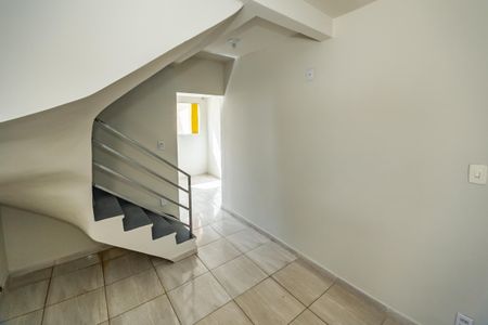 Casa para alugar com 3 quartos, 180m² em Cândida Ferreira, Belo Horizonte