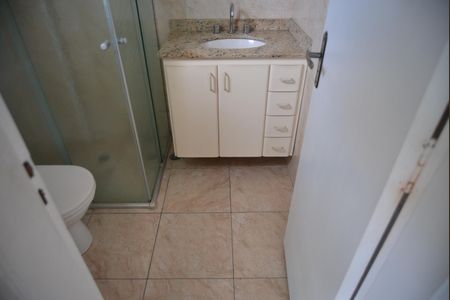 Casa à venda com 108m², 3 quartos e 3 vagasBanheiro da Suite 2