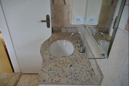 Casa à venda com 108m², 3 quartos e 3 vagasBanheiro da Suíte 1