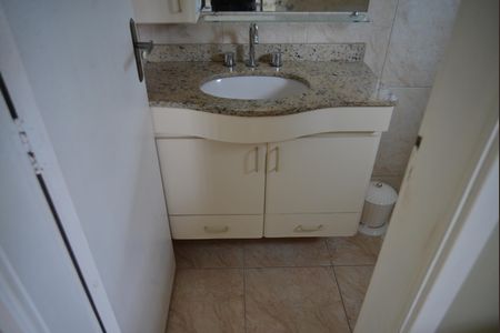 Casa à venda com 108m², 3 quartos e 3 vagasBanheiro da Suíte 1