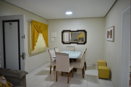 Casa à venda com 108m², 3 quartos e 3 vagasSala