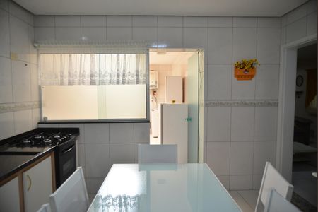 Casa à venda com 108m², 3 quartos e 3 vagasCozinha