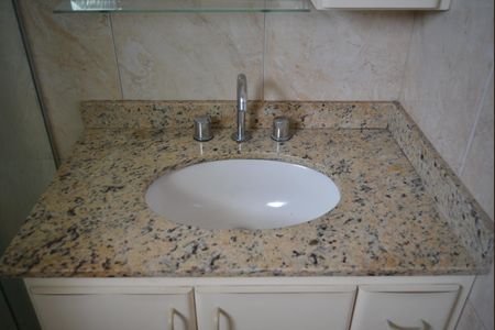 Casa à venda com 108m², 3 quartos e 3 vagasBanheiro da Suite 2